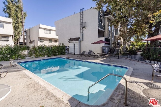 Building Photo - 9140 Burnet Ave