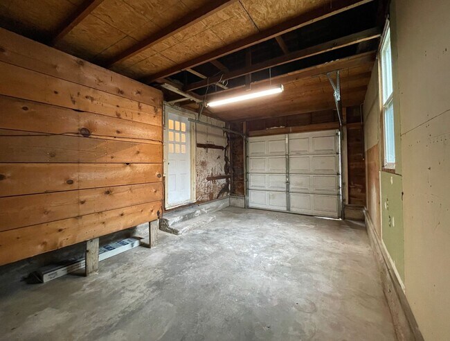 Building Photo - 2206 N Monroe St