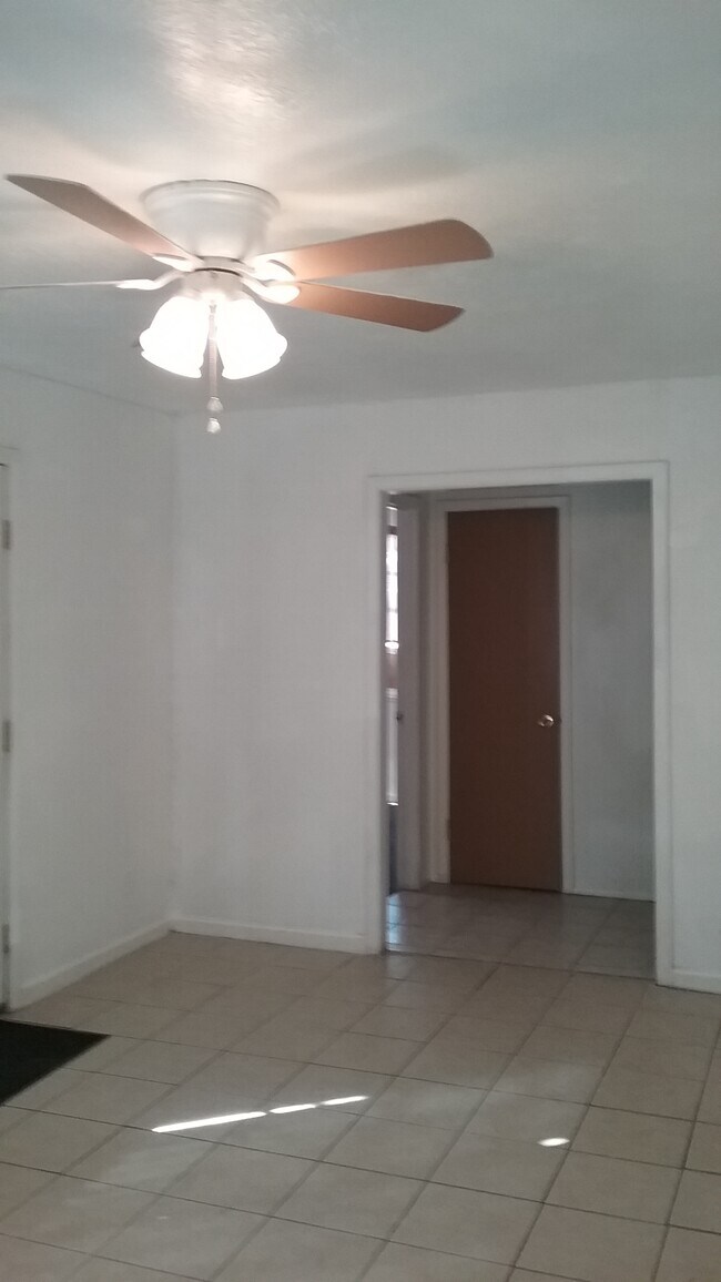 Entry to bedrooms - 15010 County Road 1876