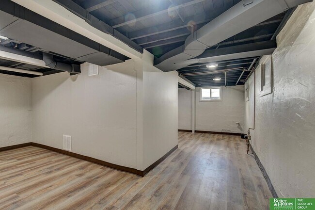 Building Photo - 6519 Parker St