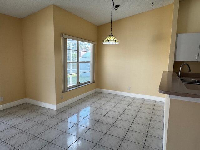 Building Photo - 10020 Country Brook Rd