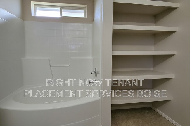 Building Photo - 25 S Shumway Ave