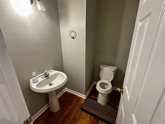 Building Photo - 413 Glenleigh Dr