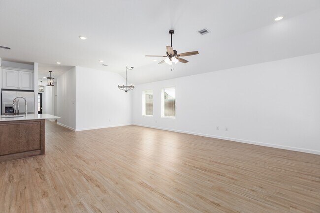 Building Photo - 28819 Mount Bonnell Dr