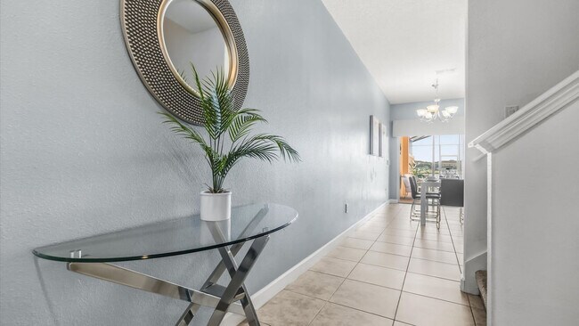 Building Photo - 8942 Cuban Palm Rd