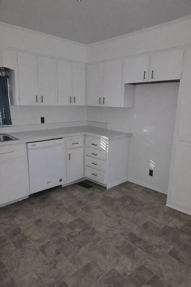 Building Photo - 3422 Shenandoah Dr