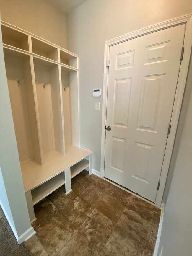 Building Photo - 106 Brown Thrasher Ln