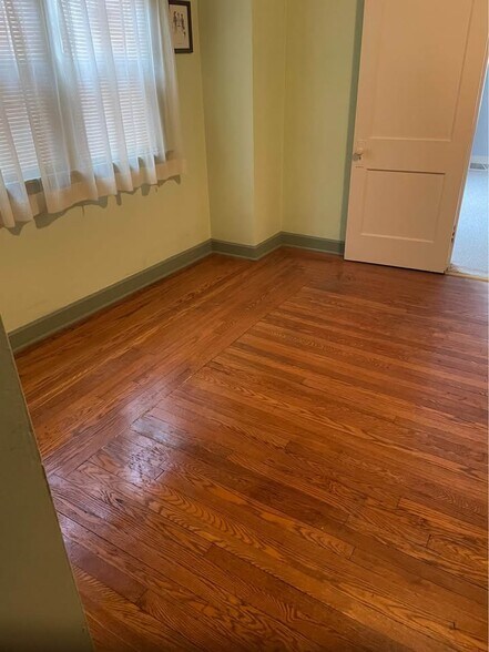 Building Photo - 374 Belvedere Ave NE