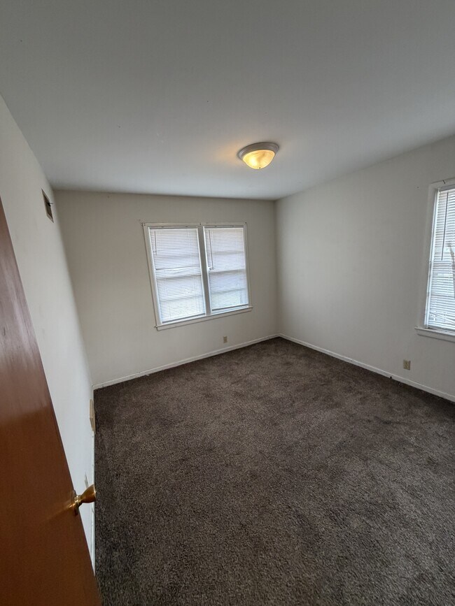 Building Photo - 922 San Pablo St