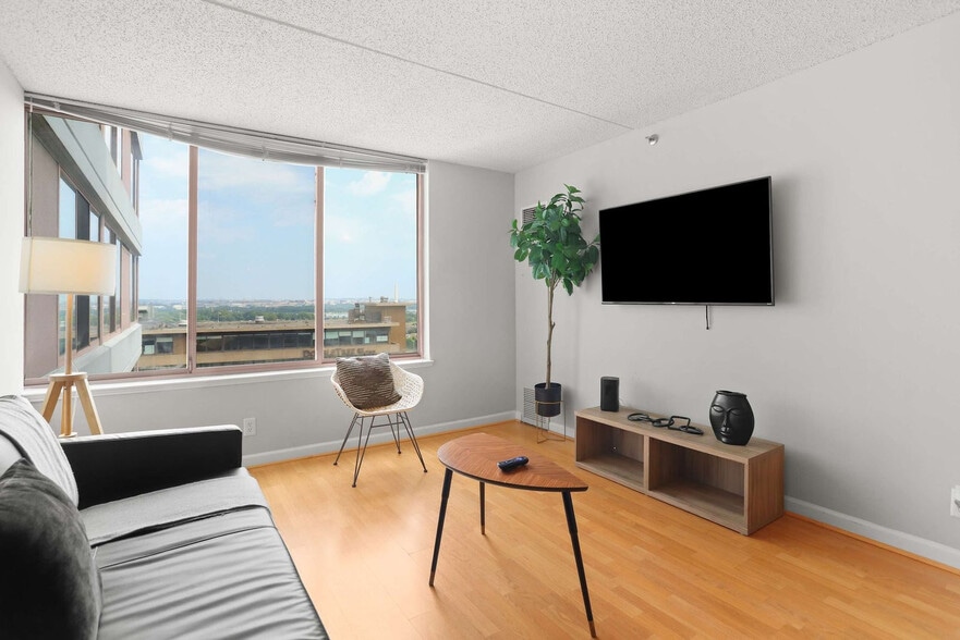 Building Photo - 401 12th St S