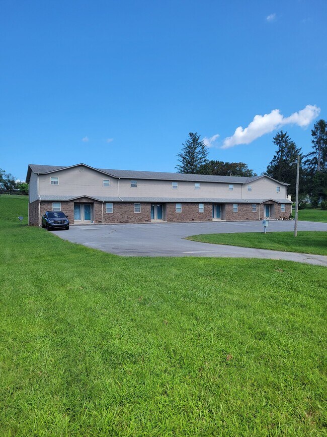 Building Photo - 740 Straight Creek Rd