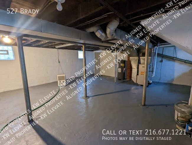 Building Photo - 527 Brady-