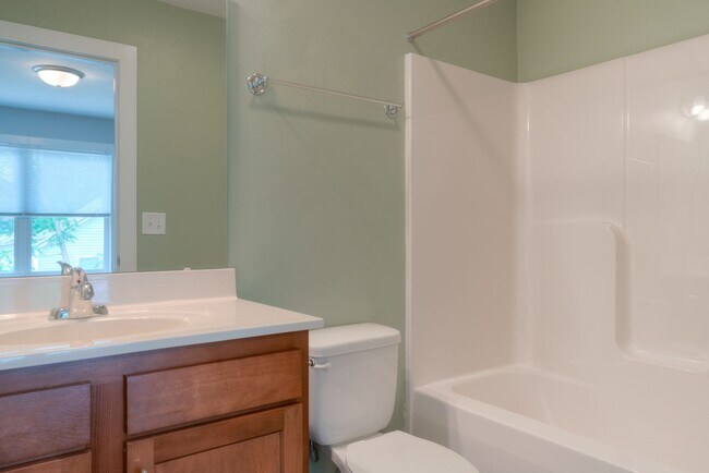 Building Photo - Private Bedroom in a Shared Two-Bedroom In Uptown Village