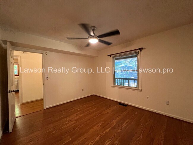 Building Photo - Nature Lover's Paradise-Easy Access to Vin...