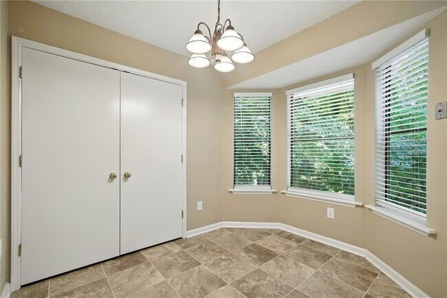 Building Photo - 3045 Wildflower Ln SW