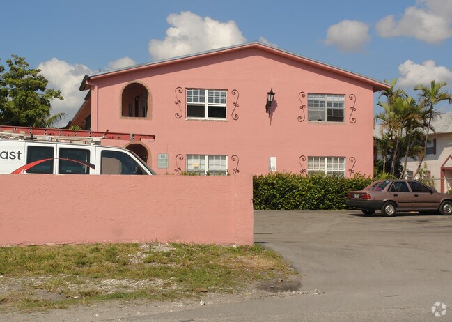 Building Photo - 1025 NE 3rd Ave