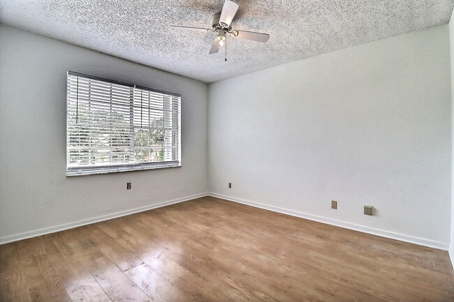 Building Photo - 9401 Aegean Dr