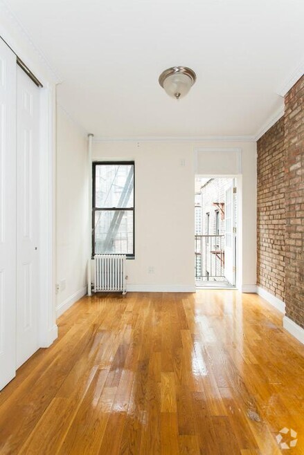 Building Photo - 493 2nd Ave