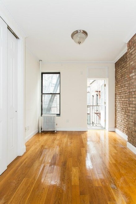 Building Photo - 493 2nd Ave