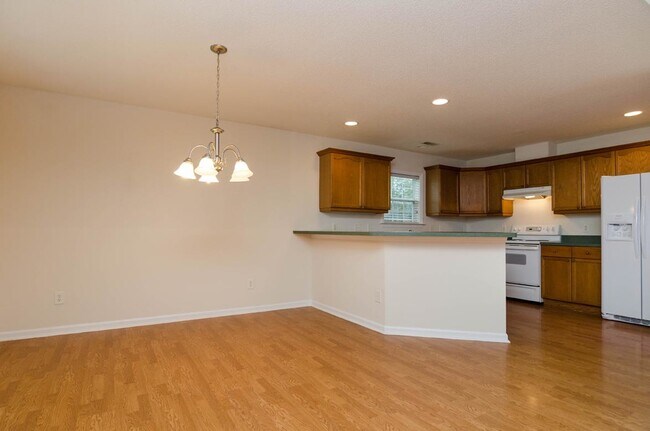 Building Photo - 7511 Old Oak Rd