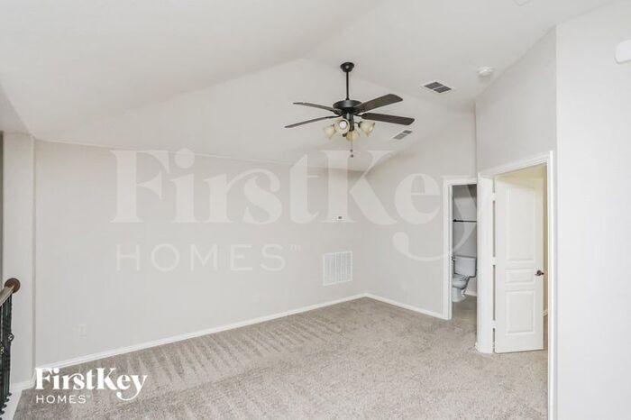 Building Photo - 528 Sagebrush Ln
