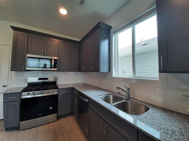 Building Photo - 23926 Escardilla Dr