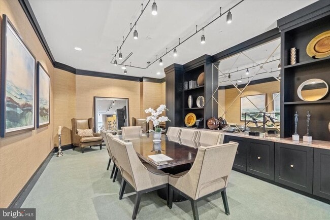 Building Photo - 8220 Crestwood Heights Dr