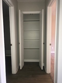 Building Photo - 837 Applewood Ln