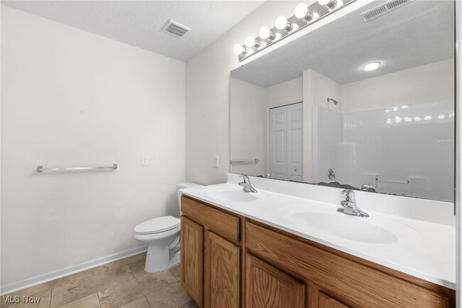 Building Photo - 126 Granite Ct
