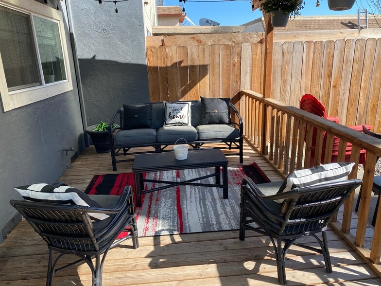 Building Photo - 2464 Beaufort Dr