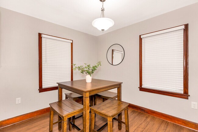 Building Photo - 2806 Union Dr NW