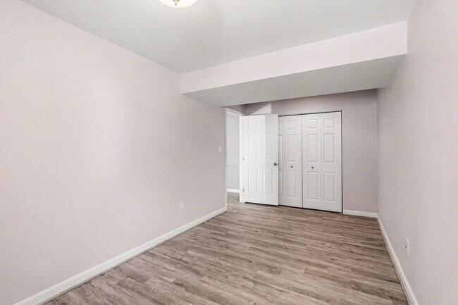 Building Photo - Spacious 5-Bedroom Fredericksburg Home with Flexible Living & Over 3,500 Sq Ft