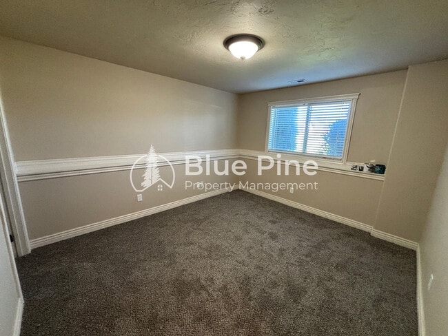 Building Photo - 1207 N Drystone Dr