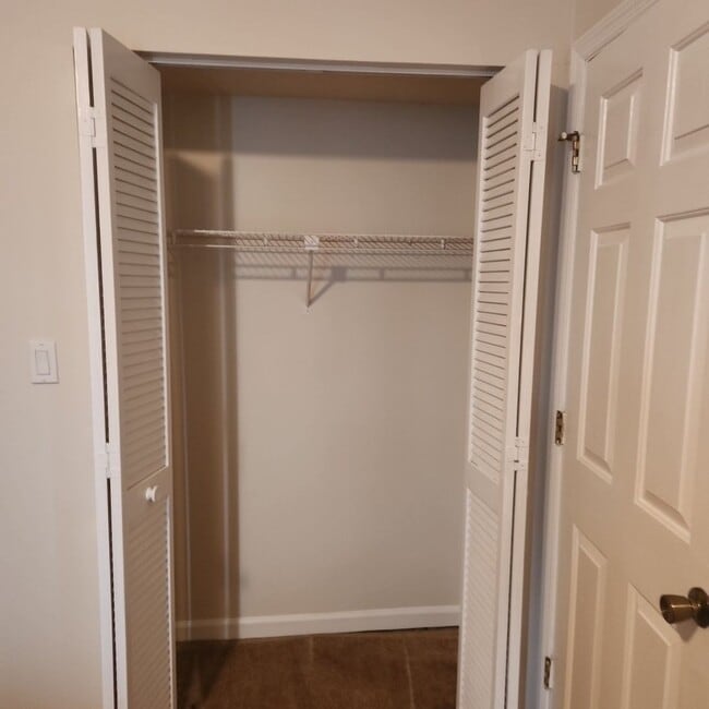 Building Photo - Villas on the Green