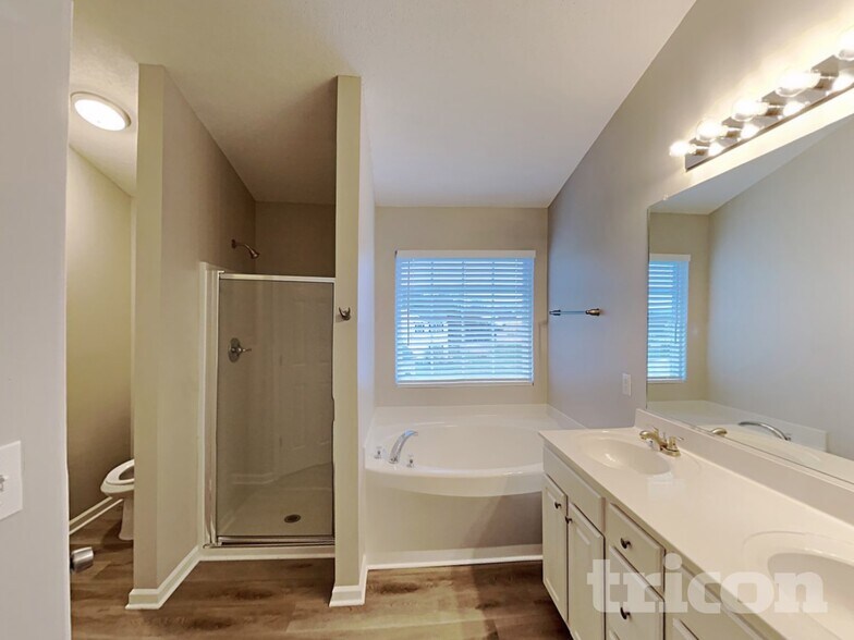 Building Photo - 320 Stone Meadow Dr