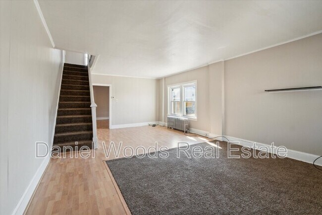 Building Photo - 2541 W 7th st