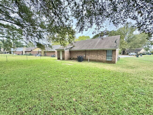 Building Photo - 3914 Longsneck Cove