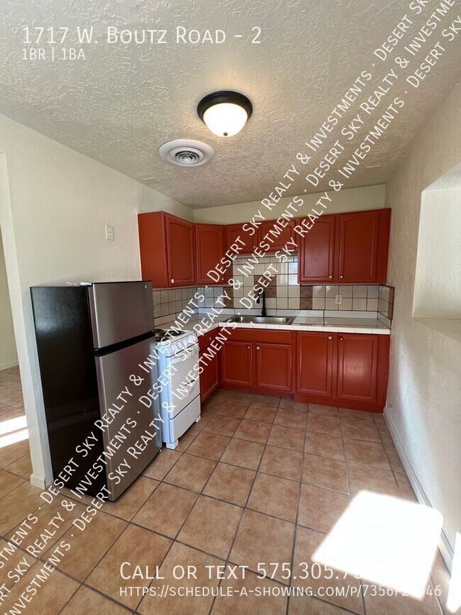 Building Photo - 1717 W Boutz Rd