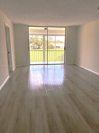Building Photo - 160 Turtle Lake Ct