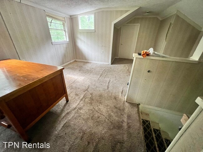 Building Photo - 4 br, 2 bath House - 6259 S. Lakeshore Dr.