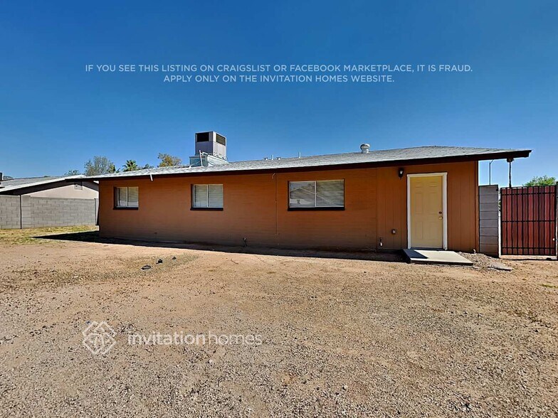 Building Photo - 4322 E Villa Maria Dr