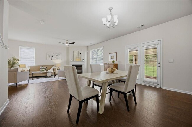 Building Photo - 3110 Boxwood Crossing