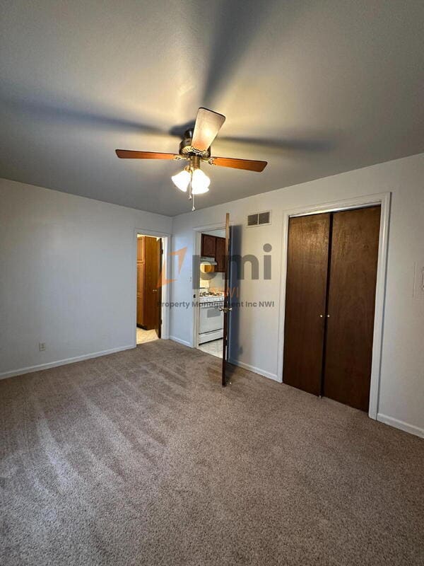 Building Photo - 703 Elm St