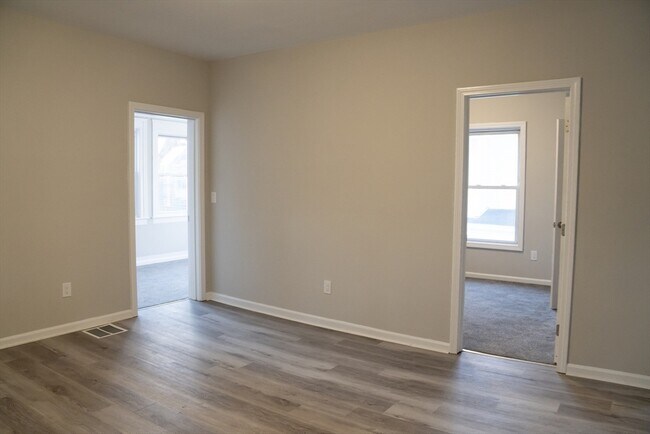 Building Photo - 57 Cottage St