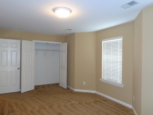 Building Photo - 1110 California Dr