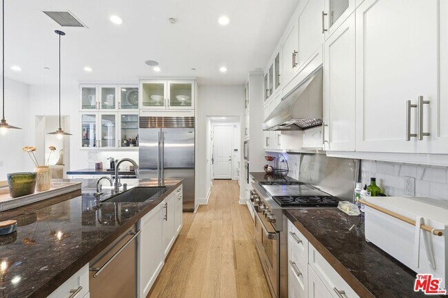 Building Photo - 12871 Hammock Ln