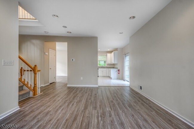 Building Photo - 60 Brock Ln