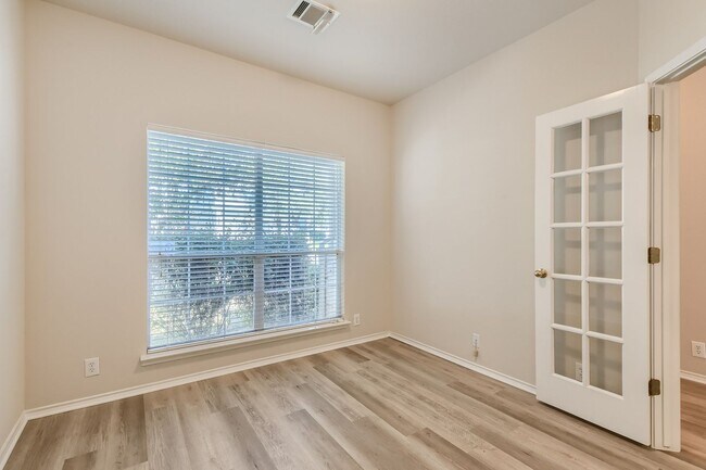 Building Photo - One-Story Beauty in Stone Oak