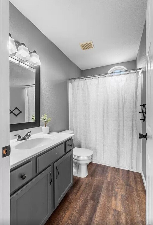 Building Photo - 1405 Prospect Dr