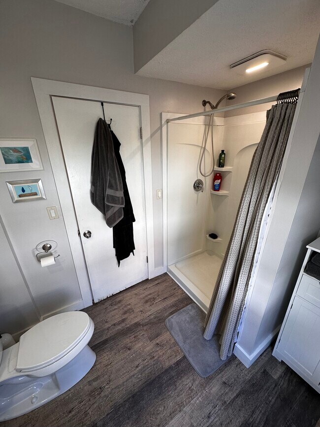 Building Photo - 853 Townsend Ave